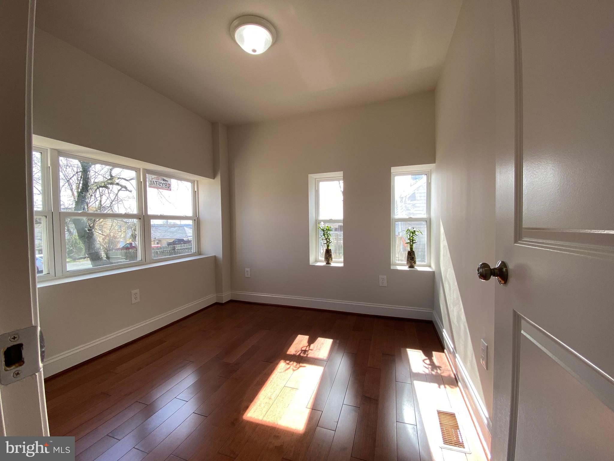 4101 Oak Road Baltimore, MD 21227 - Photo 26 of 34