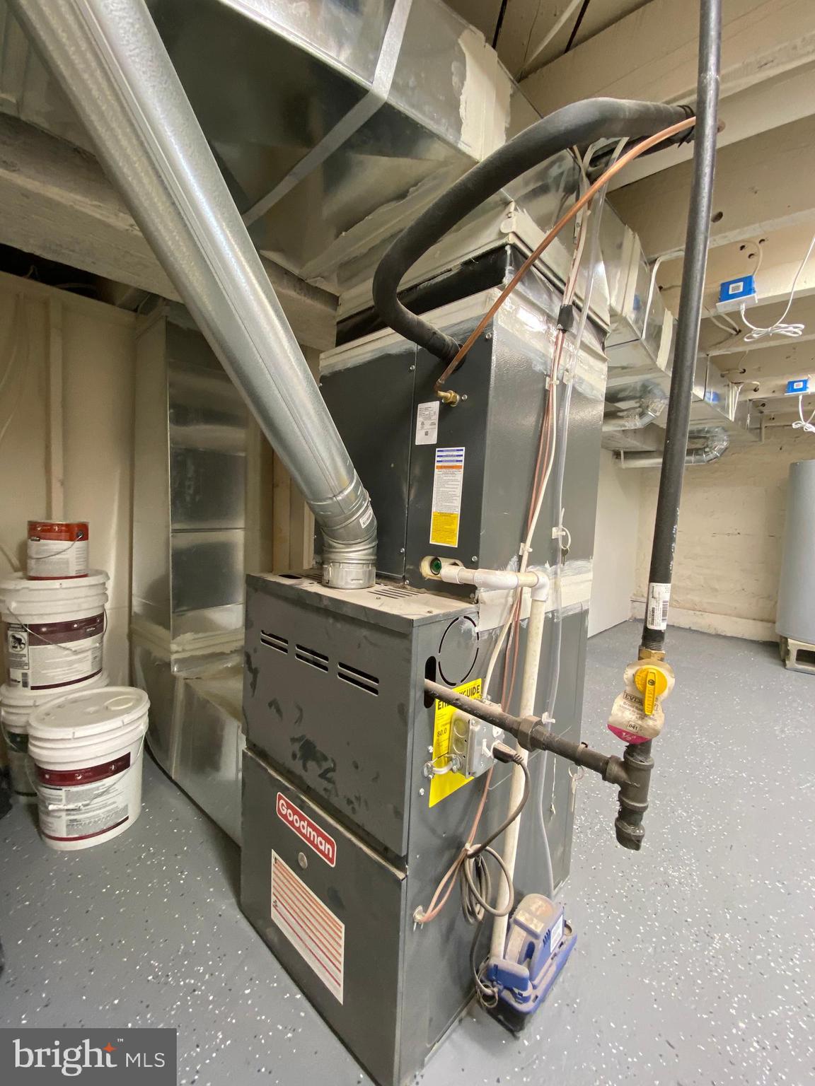 4101 Oak Road Baltimore, MD 21227 - Photo 30 of 34