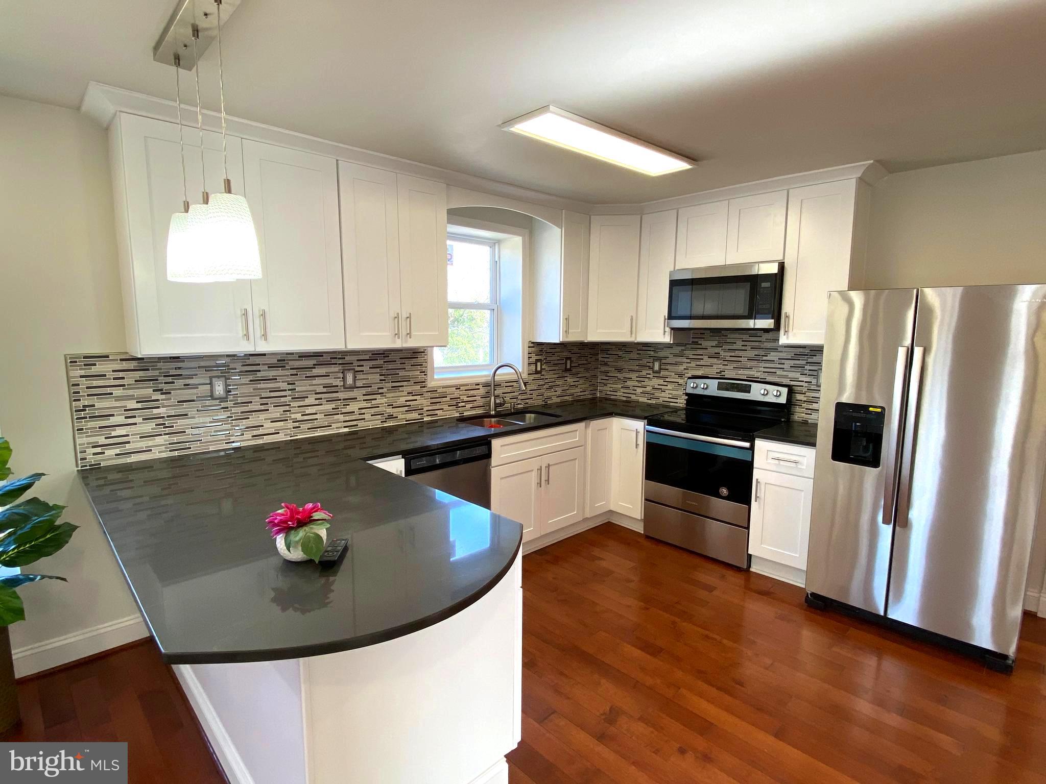 4101 Oak Road Baltimore, MD 21227 - Photo 7 of 34