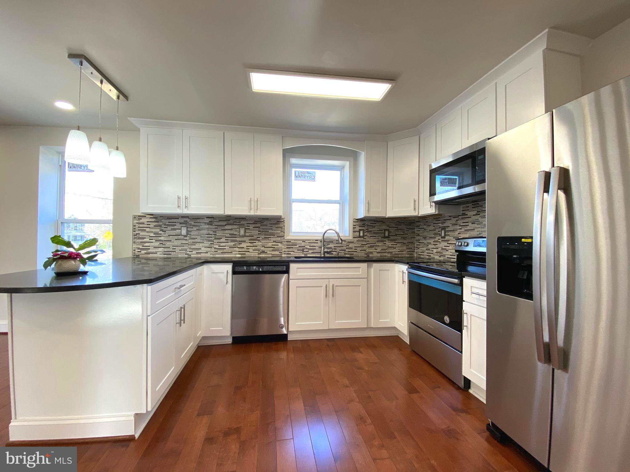 4101 Oak Road Baltimore, MD 21227 - Photo 9 of 34