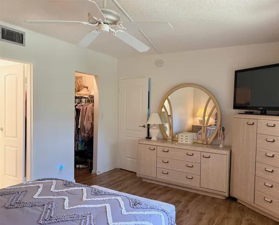 $1,700 | 1055 Country Club Drive, Unit 404, Margate, FL 33063