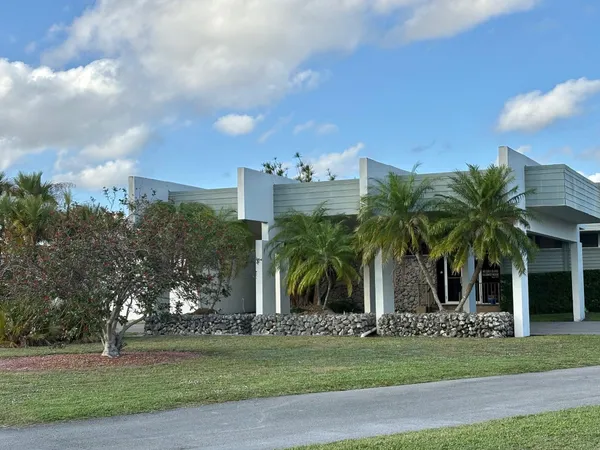 $1,700 | 1055 Country Club Drive, Unit 404, Margate, FL 33063