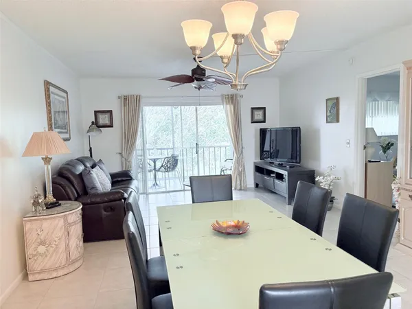 $1,700 | 1055 Country Club Drive, Unit 404, Margate, FL 33063