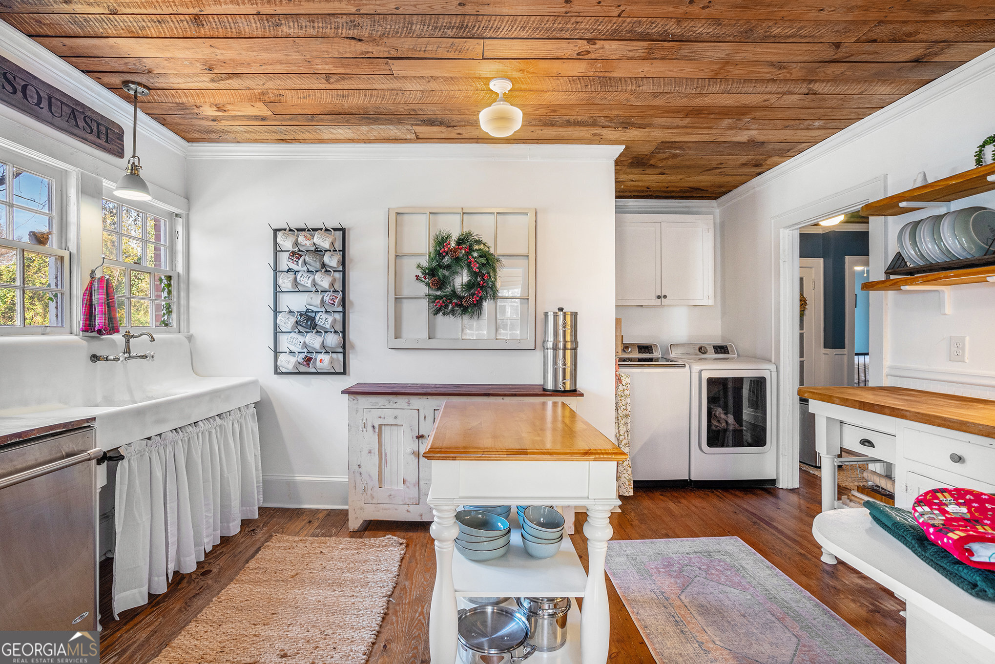 17 West Wright Street Winder, GA 30680 - Photo 13 of 31 workspace with wooden floor outdoor furniture and windows