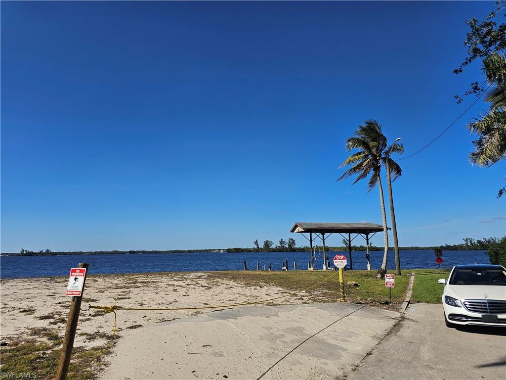 4567 East Riverside Drive Fort Myers, FL 33905 - Photo 2 of 12