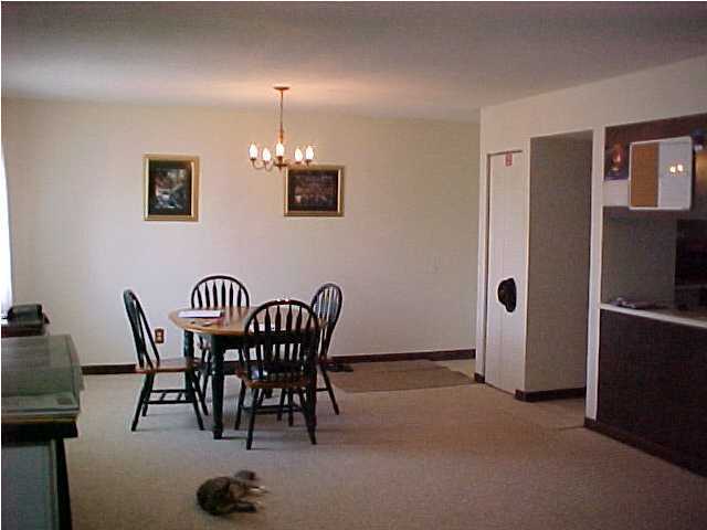 101 Old Ferry Road, Unit 18C Shalimar, FL 32579 - Photo 3 of 9 a view of a dining room with furniture