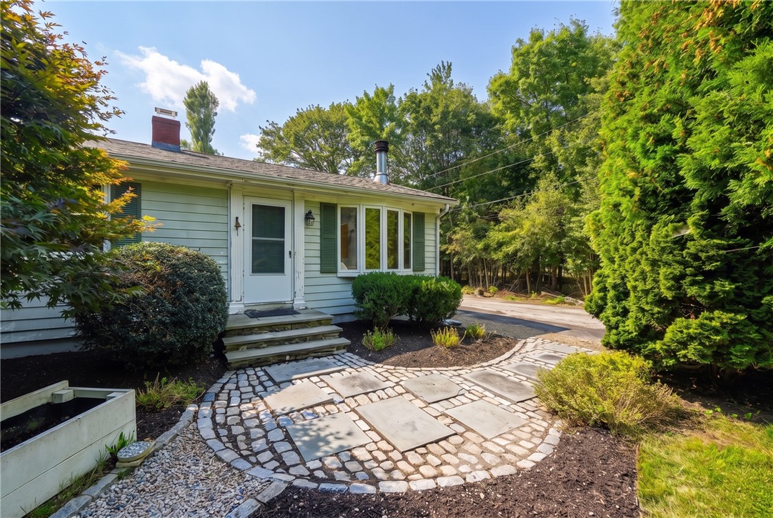 455 Lake Road Tiverton, RI 02878 - Photo 2 of 27 Gallery Image 2