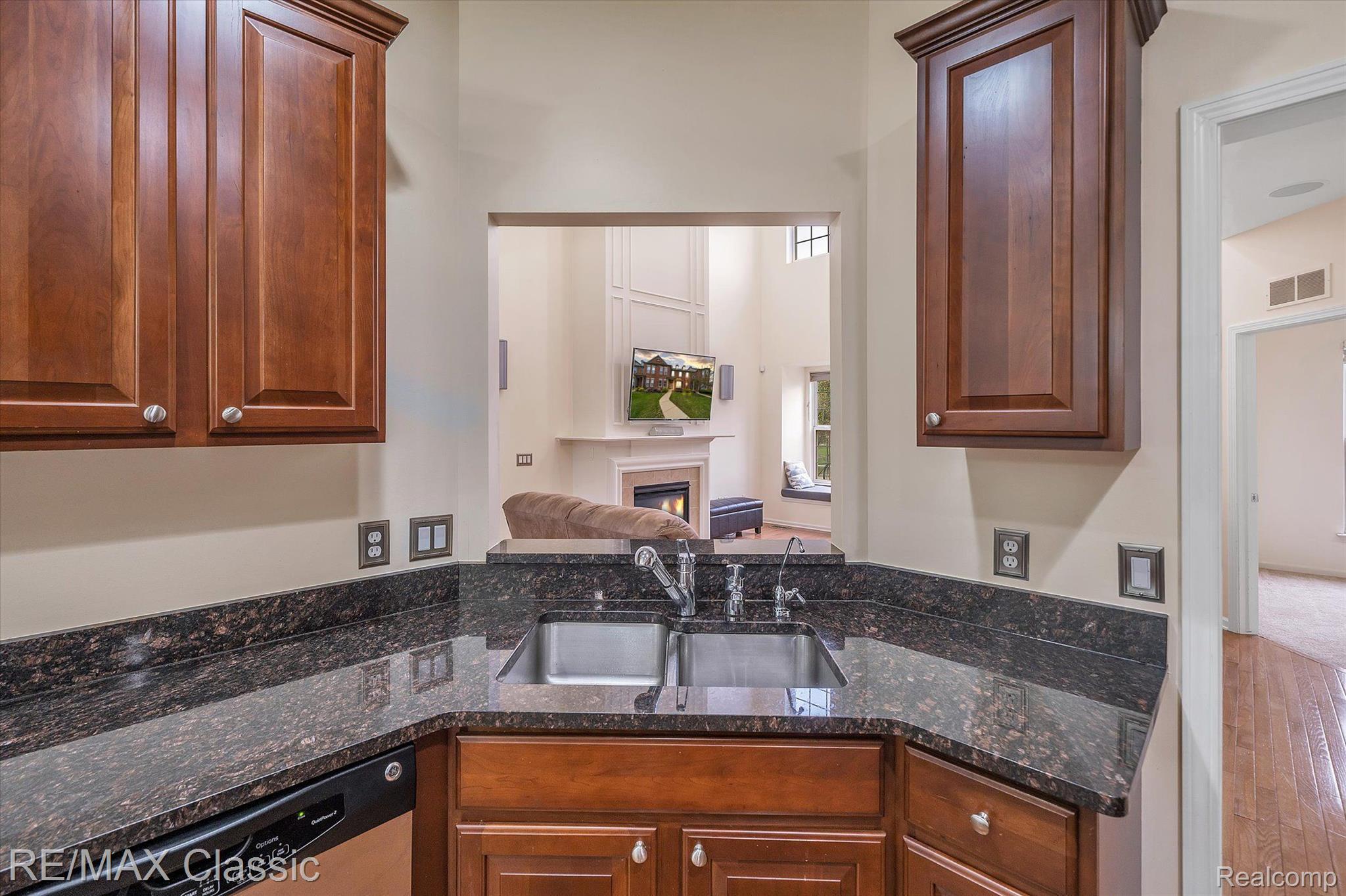 49746 Potomac Road Canton, MI 48188 - Photo 13 of 46 Gallery Image 13