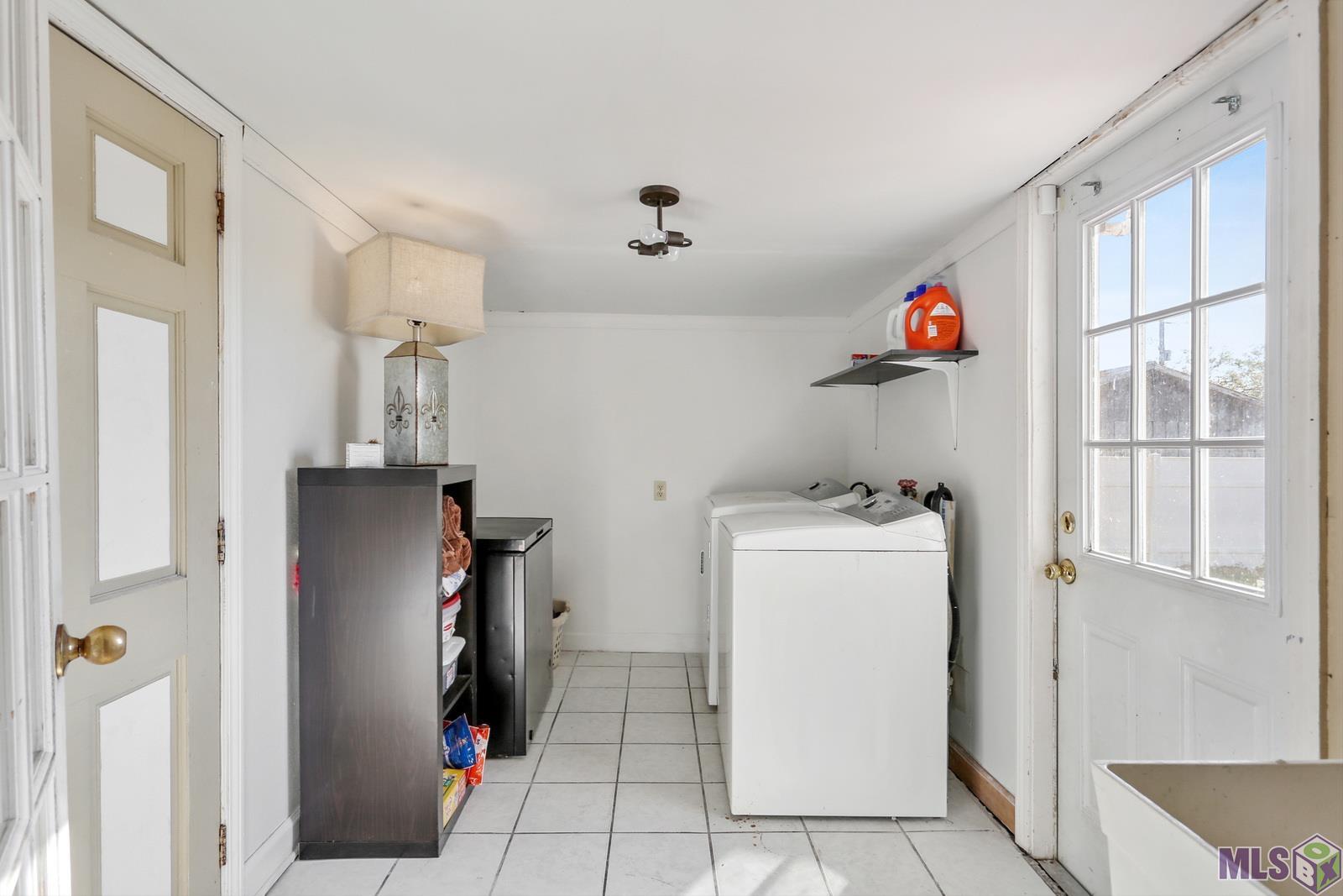 2293 Highway 182 Raceland, LA 70394 - Photo 11 of 11 laundry