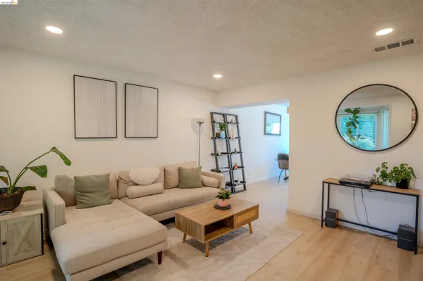 $459,000 | 1260 Pine Creek Way, Unit I, Concord, CA 94520