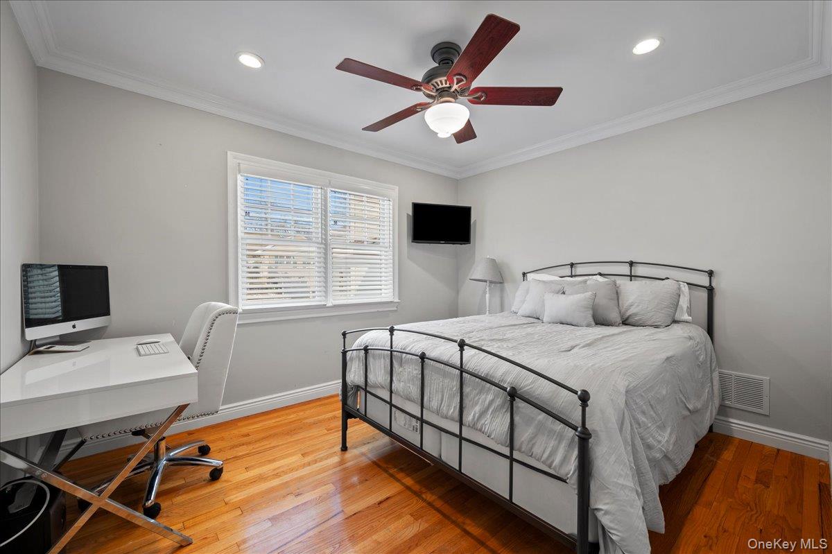 299 Stratton Road New Rochelle, NY 10804 - Photo 38 of 49