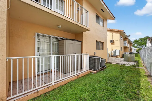 $2,200 | 7011 West 29th Avenue, Unit 125, Hialeah, FL 33018