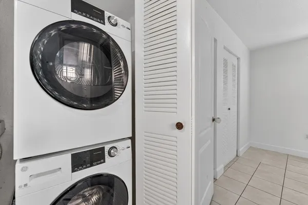 $2,200 | 7011 West 29th Avenue, Unit 125, Hialeah, FL 33018