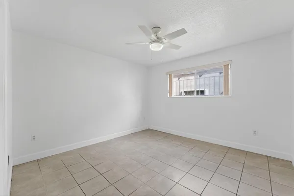 $2,200 | 7011 West 29th Avenue, Unit 125, Hialeah, FL 33018