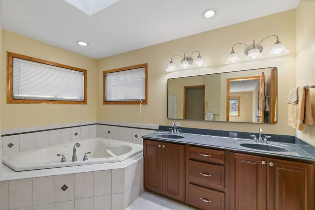 $629,900 | 9N954 Heatherington Place, Elgin, IL 60124