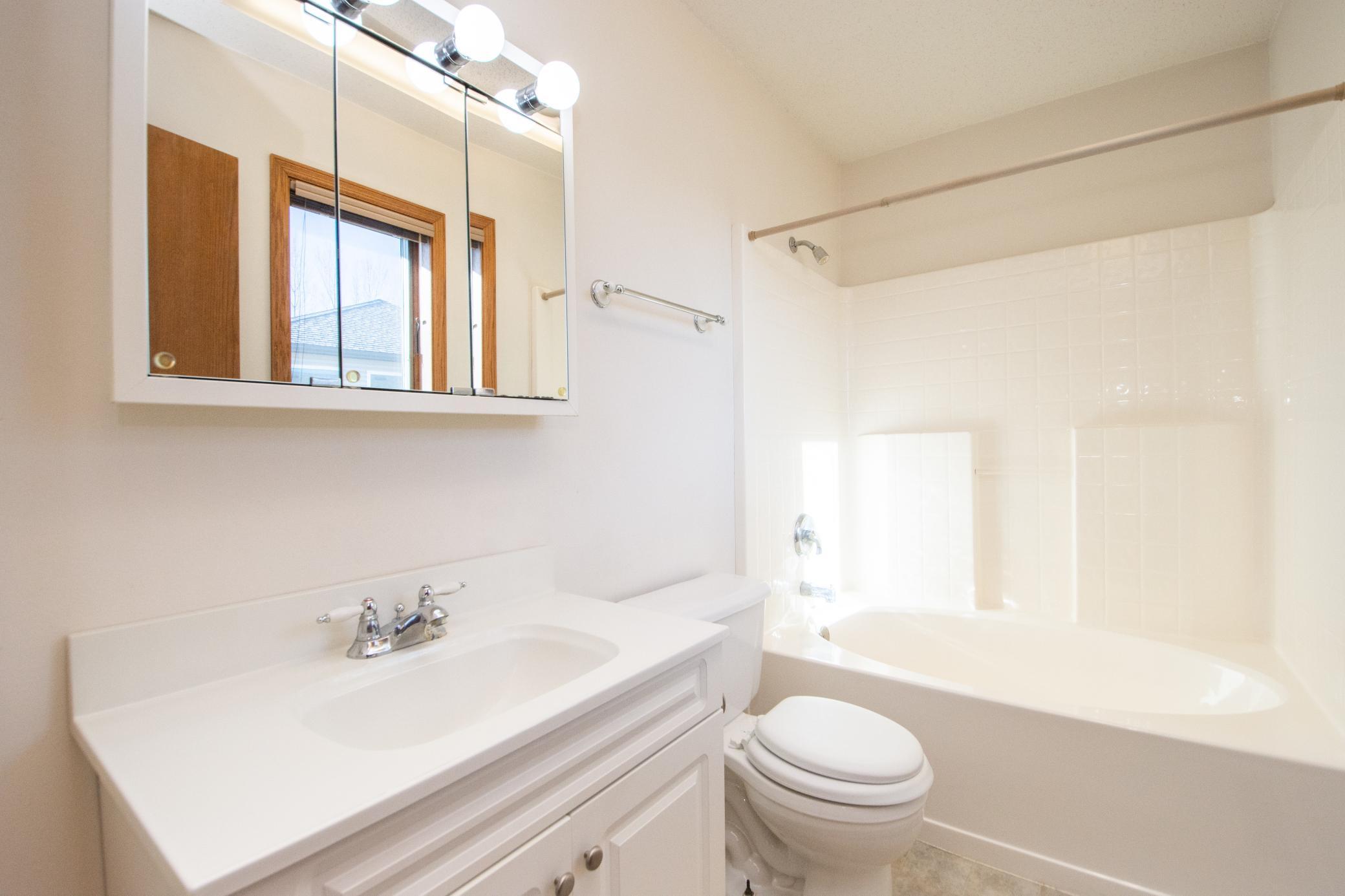 421 Lind Boulevard Harwood, ND 58042 - Photo 20 of 47