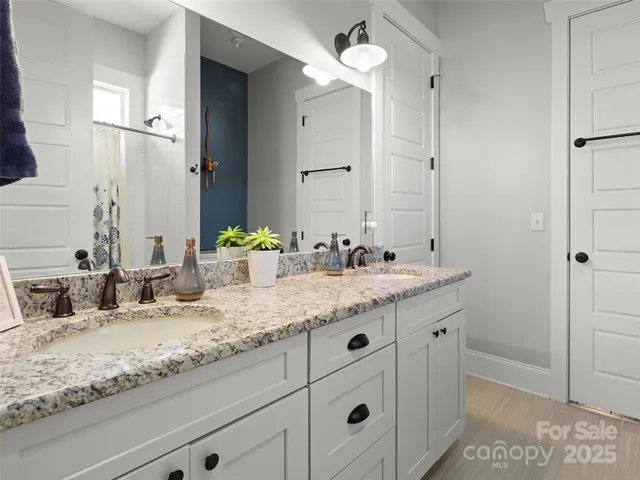 $589,000 | 32 Bungalow Way, Brevard, NC 28712