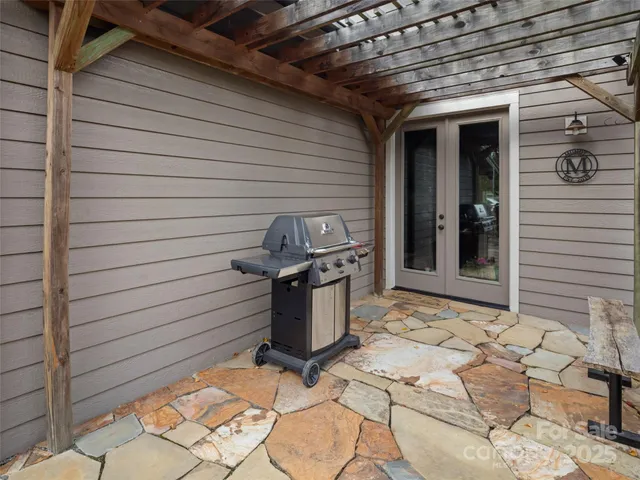 $589,000 | 32 Bungalow Way, Brevard, NC 28712