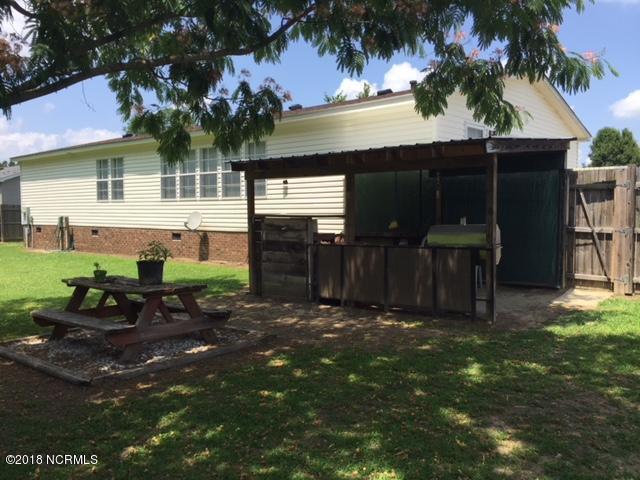 2931 Spring Haven Road Rocky Mount, NC 27804 - Photo 16 of 19 Shaded shelter for grilling