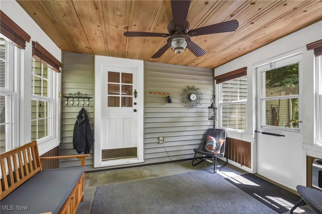 189 Wolcott Road Akron, OH 44313 - Photo 20 of 45 Breezeway
