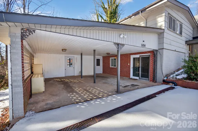 a view of a house with a garage