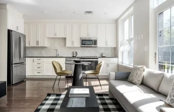 $2,600 | 434 McGrath Highway, Unit 205, Somerville, MA 02143