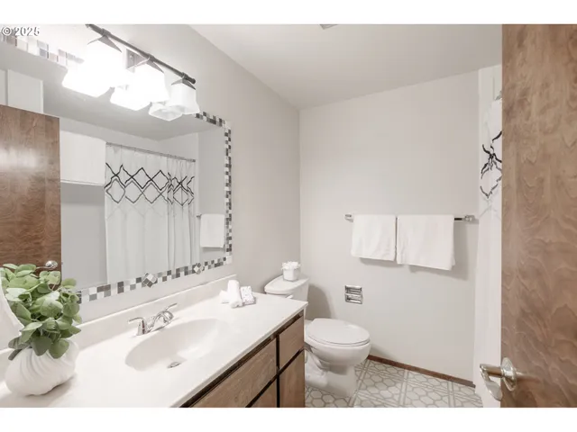 $529,900 | 2064 Northwest Lance Way, Corvallis, OR 97330