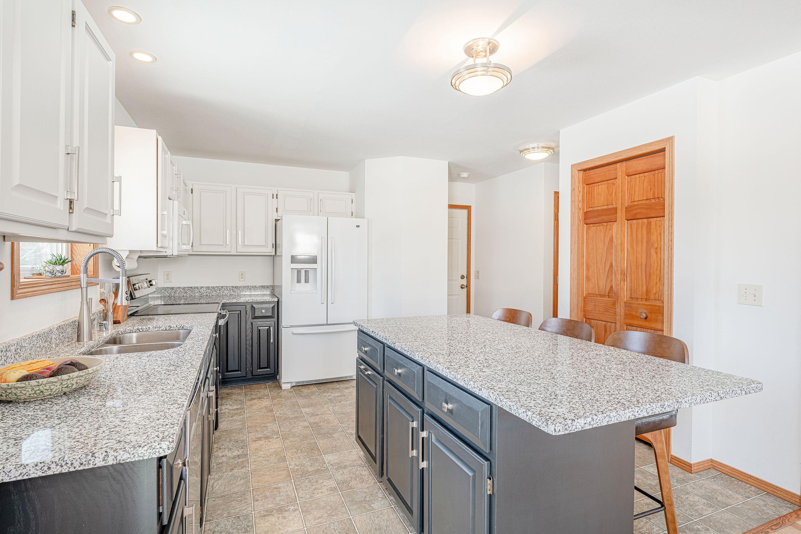 601 Aztalan Drive Madison, WI 53718 - Photo 2 of 45