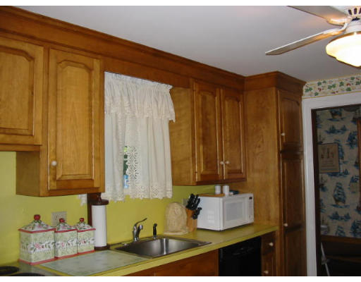 5 Cape Cod Circle Canton, MA 02021 - Photo 4 of 7 Gallery Image 4