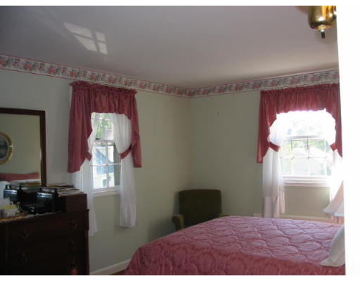 5 Cape Cod Circle Canton, MA 02021 - Photo 5 of 7 Gallery Image 5