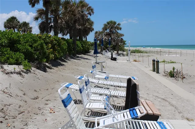 a sign on the wall of the building