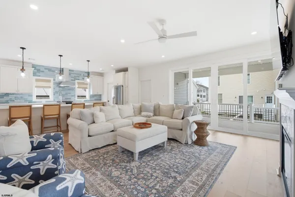 $1,395,000 | 138 North Roosevelt Boulevard, Brigantine, NJ 08203