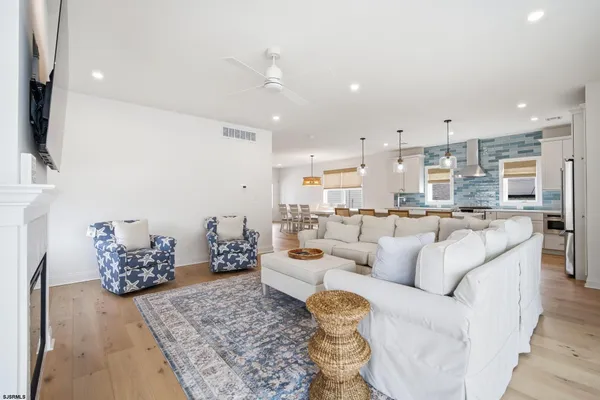 $1,395,000 | 138 North Roosevelt Boulevard, Brigantine, NJ 08203