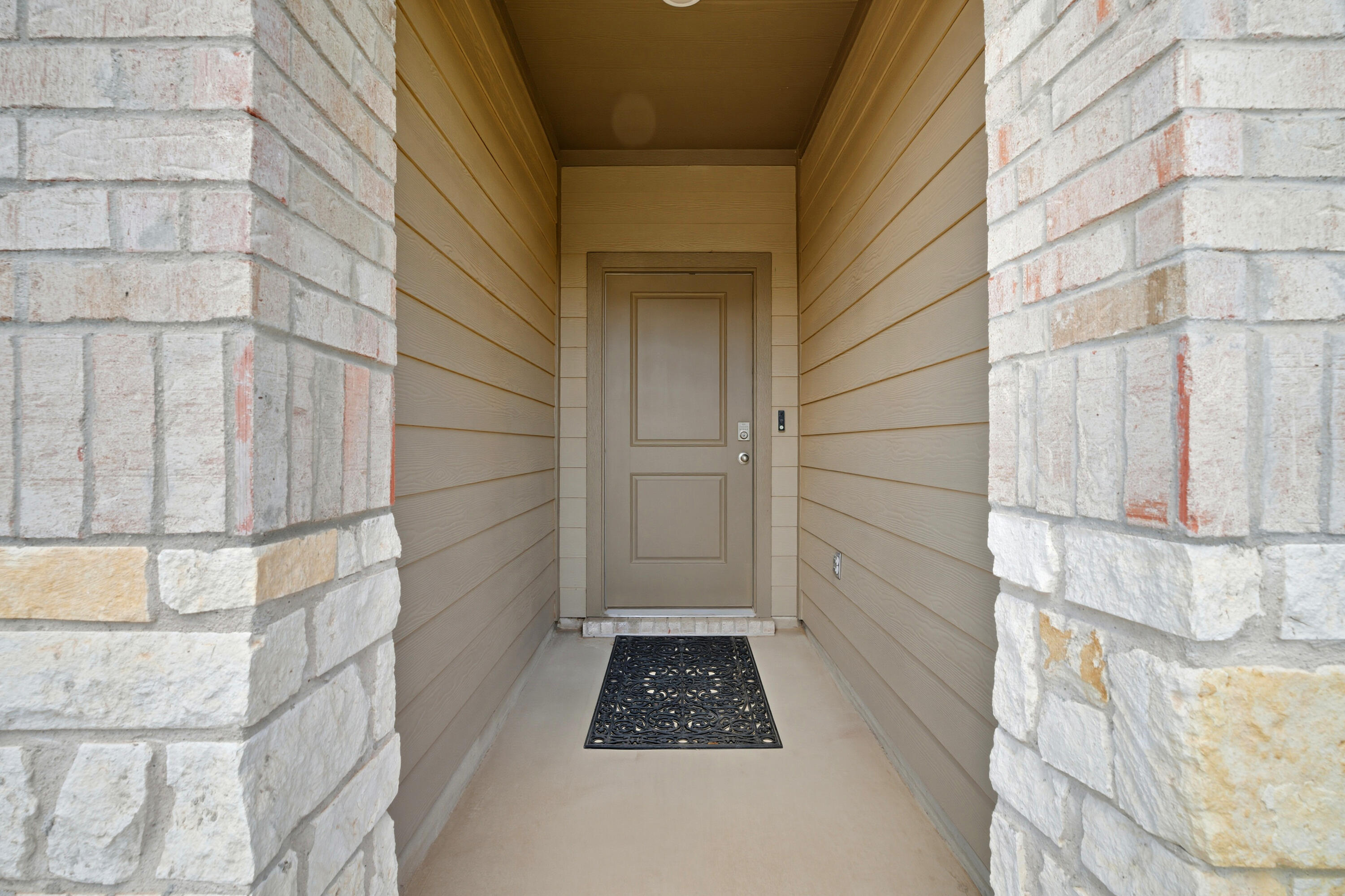 2902 133rd Street Lubbock, TX 79423 - Photo 3 of 38 a view of a wooden door