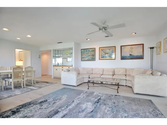 $5,500 | 3440 Gulf Of Mexico Drive, Unit 9, Longboat Key, FL 34228