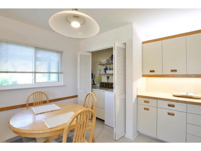 $5,500 | 3440 Gulf Of Mexico Drive, Unit 9, Longboat Key, FL 34228