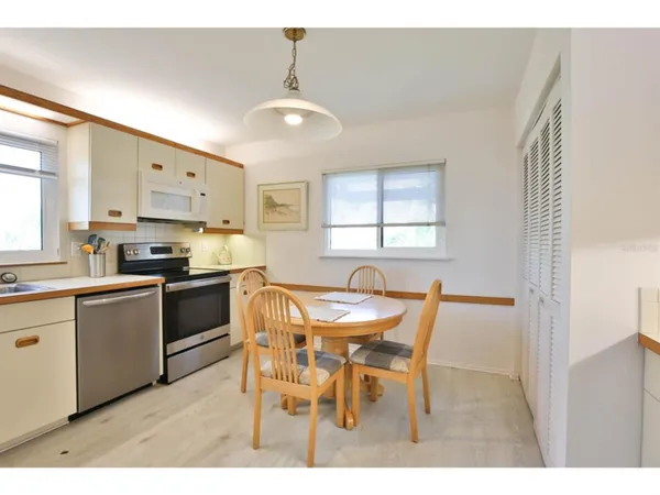 $7,100 | 3440 Gulf Of Mexico Drive, Unit 9, Longboat Key, FL 34228