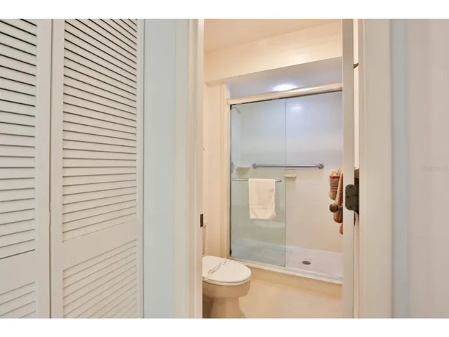 $5,500 | 3440 Gulf Of Mexico Drive, Unit 9, Longboat Key, FL 34228