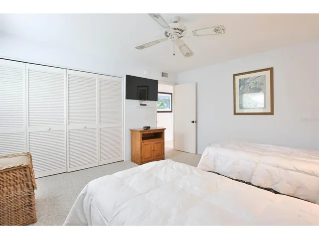 $5,500 | 3440 Gulf Of Mexico Drive, Unit 9, Longboat Key, FL 34228