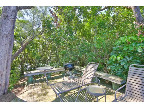 $7,100 | 3440 Gulf Of Mexico Drive, Unit 9, Longboat Key, FL 34228