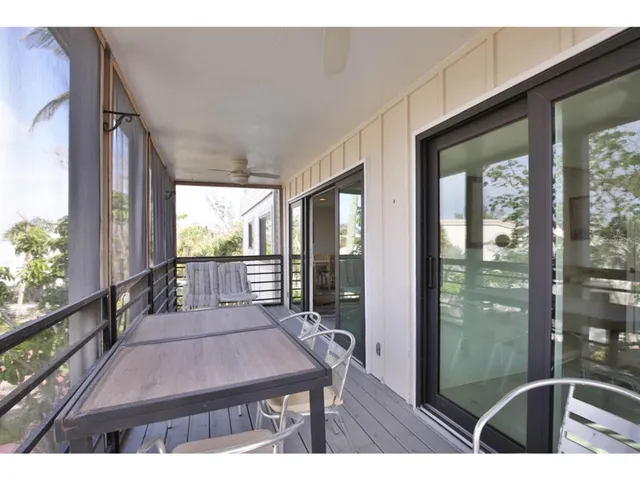 $5,500 | 3440 Gulf Of Mexico Drive, Unit 9, Longboat Key, FL 34228