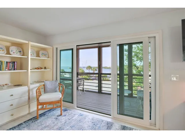 $5,500 | 3440 Gulf Of Mexico Drive, Unit 9, Longboat Key, FL 34228