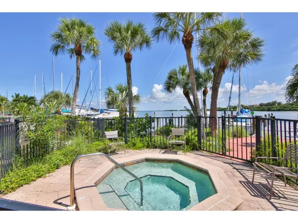$7,100 | 3440 Gulf Of Mexico Drive, Unit 9, Longboat Key, FL 34228