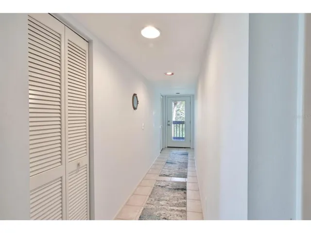 $5,500 | 3440 Gulf Of Mexico Drive, Unit 9, Longboat Key, FL 34228