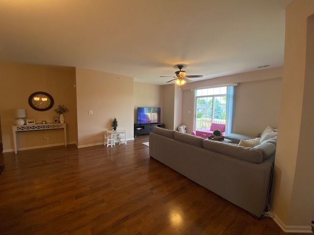 1390 Scarboro Road, Unit 1390 Schaumburg, IL 60193 - Photo 4 of 16