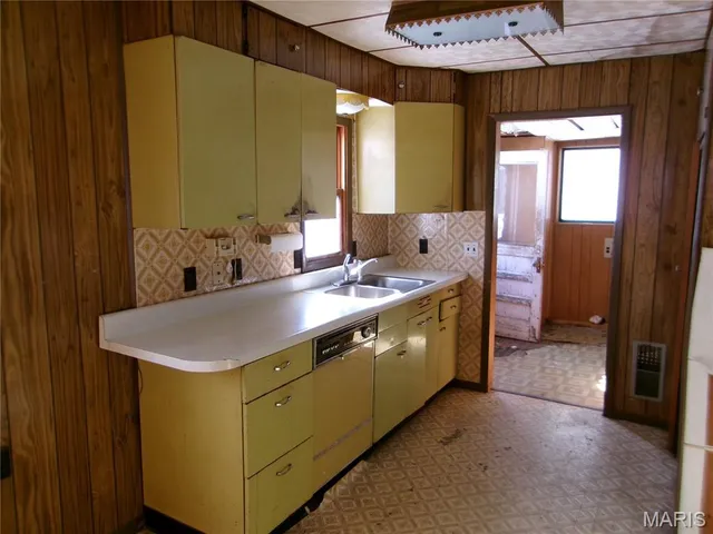 $98,100 | 1106 West Centennial Avenue, Bowling Green, MO 63334