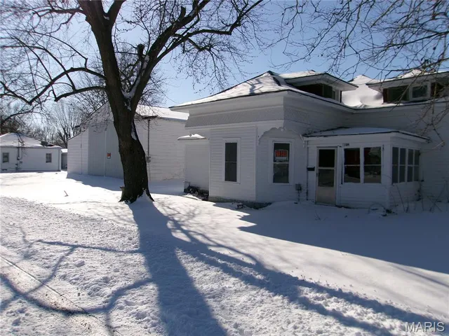 $98,100 | 1106 West Centennial Avenue, Bowling Green, MO 63334