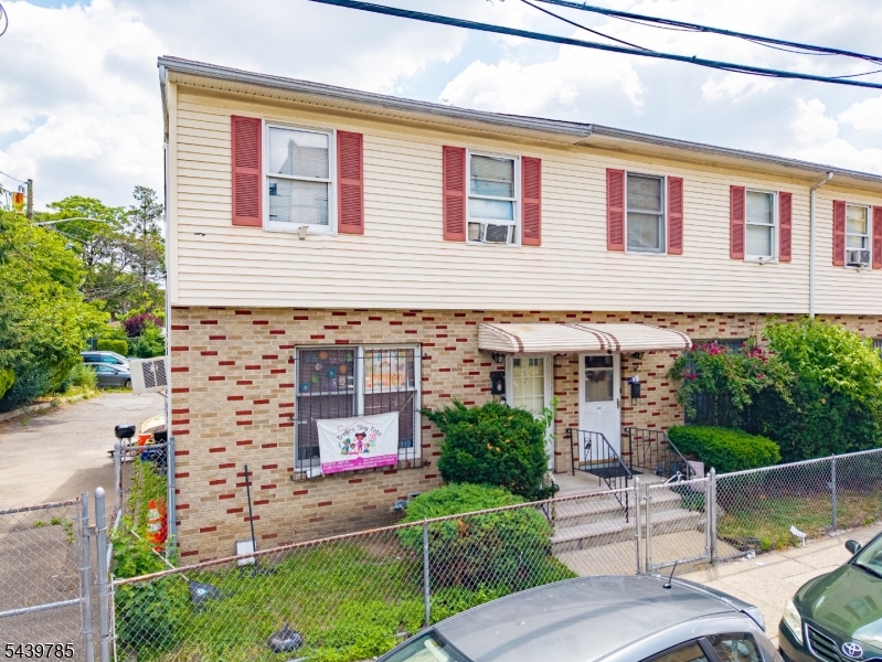 265 Rosa Parks Boulevard Paterson, NJ 07501 - Photo 18 of 31