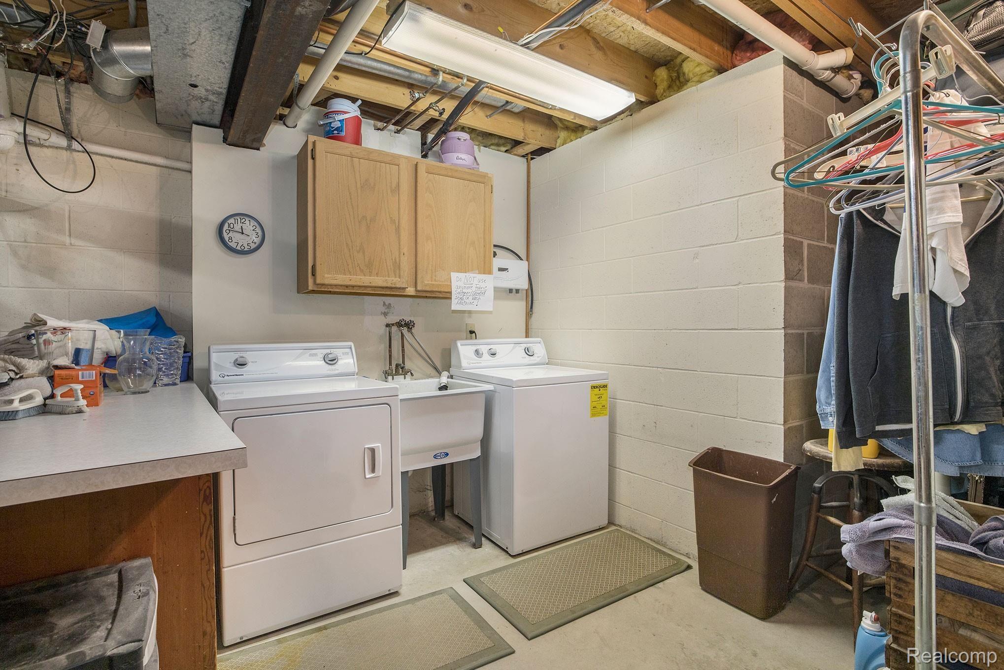 699 East Davis Road Howell, MI 48843 - Photo 27 of 42 Basement Laundry Area