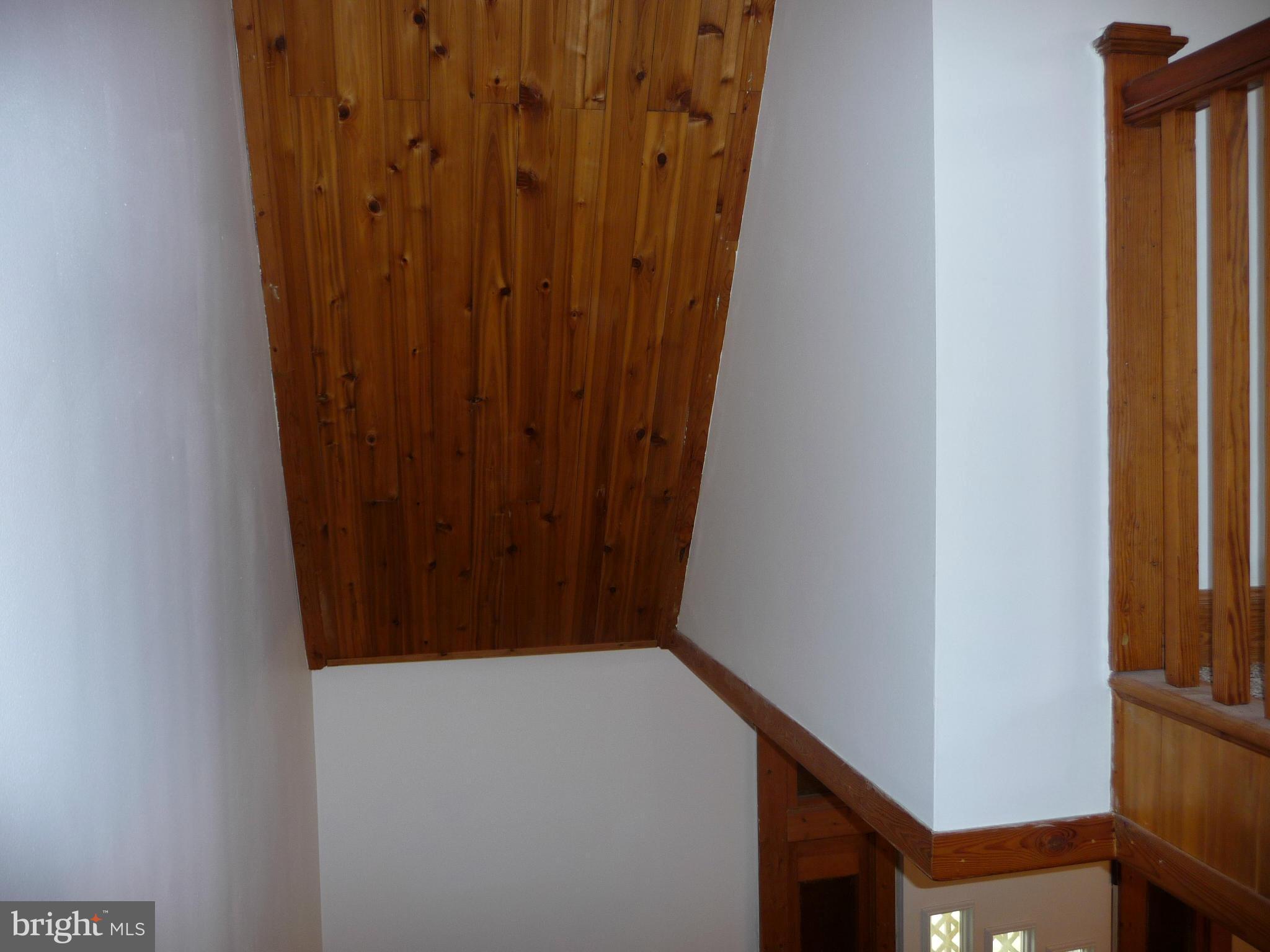 409 Walcott Road Baltimore, MD 21206 - Photo 10 of 27 a view of wooden door